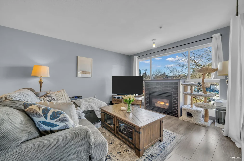 Condo for sale at 301 6390 196 Street Langley British Columbia - MLS: R3105497