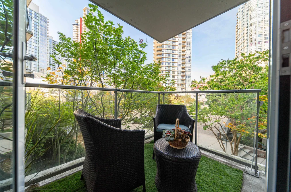 Condo for sale at 301 689 Abbott Street Vancouver British Columbia - MLS: R3135499