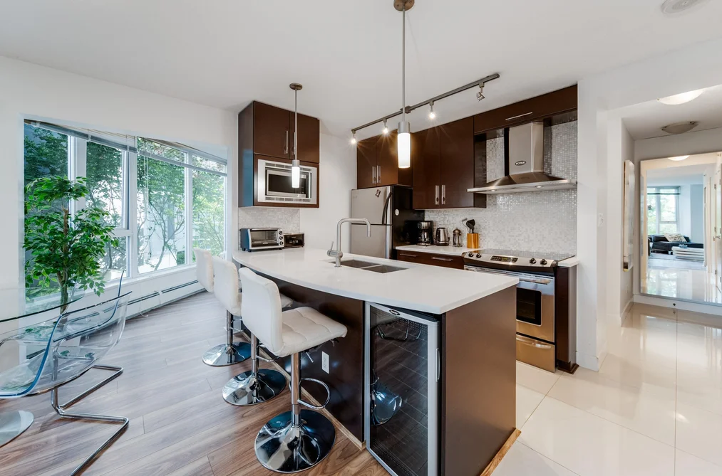 301 689 ABBOTT STREET, Vancouver BC V6B 0J2, Vancouver BC — Residential for Sale — Photo 3 of 23