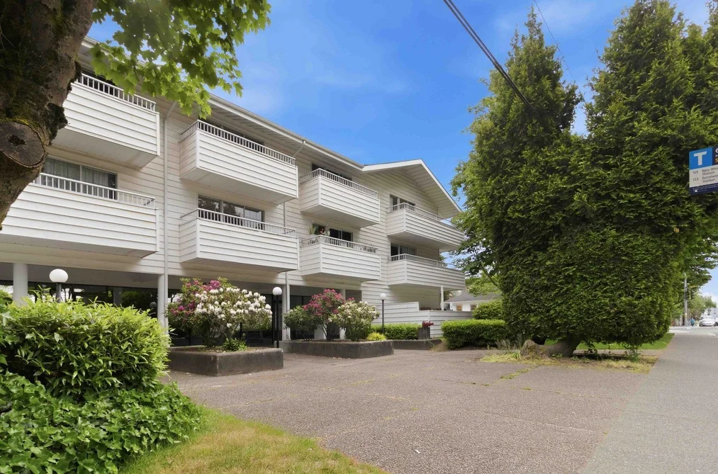 301 707 8TH STREET, New Westminster BC V3M 3S6, New Westminster BC — Residential for Sale - Photo 2