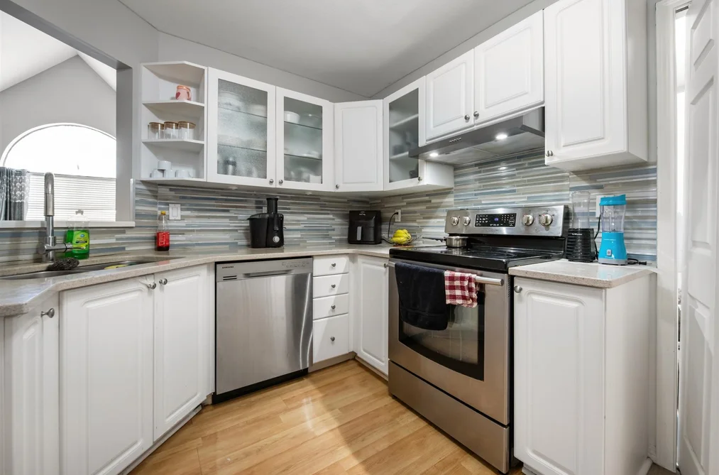 301 7151 S 121 STREET, Surrey BC V3W 0E7, Surrey BC — Residential for Sale — Photo 3 of 26
