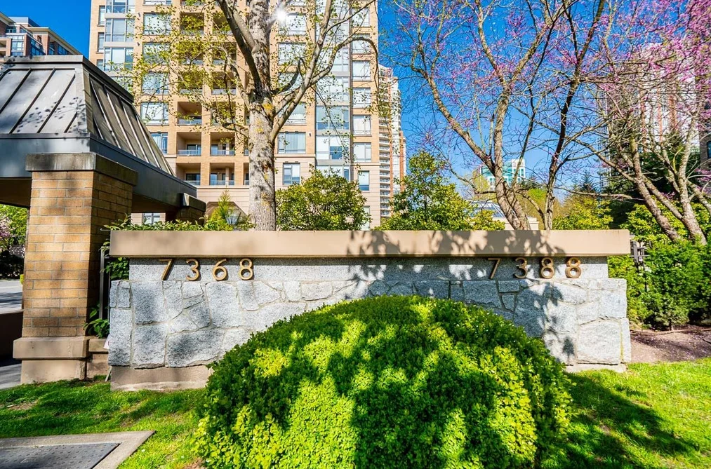 301 7368 SANDBORNE AVENUE, Burnaby BC V3N 5C5, Burnaby BC — Residential for Sale - Photo 4