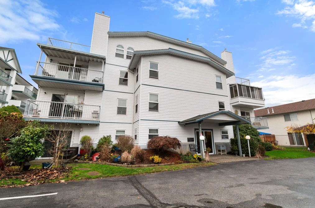 Condo for sale at 301 9175 Edward Street Chilliwack British Columbia - MLS: R3079261