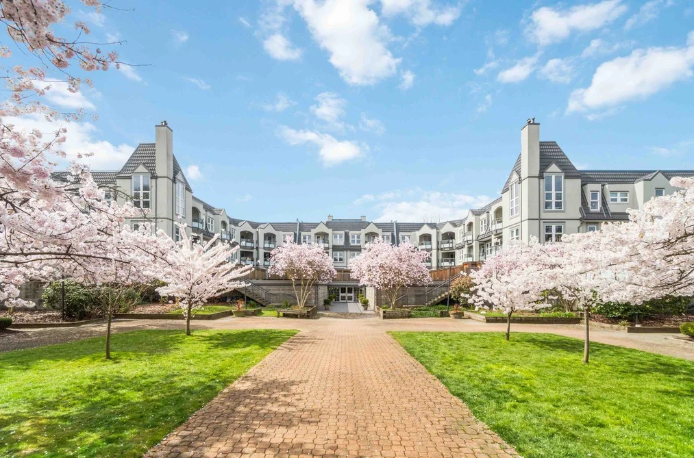 Condo for sale at 301 99 Begin Street Coquitlam British Columbia - MLS: R3115113