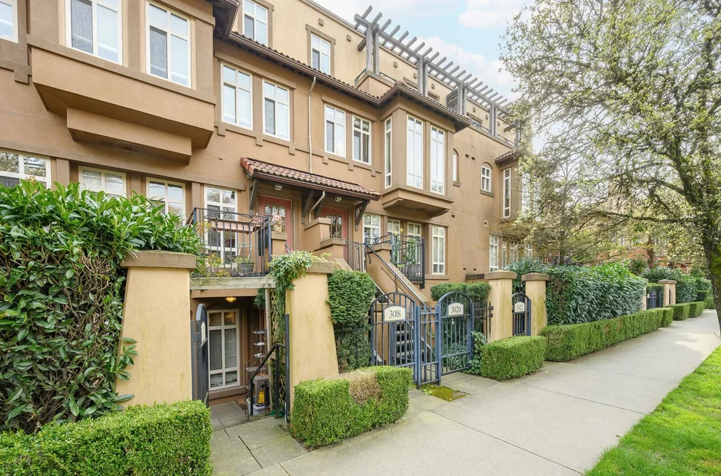 Townhouse for sale at 3018 W 4th Avenue Vancouver British Columbia - MLS: R3108225