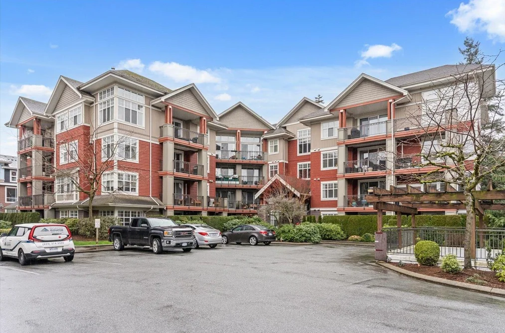 Condo for sale at 301a 45595 Tamihi Way Chilliwack British Columbia - MLS: R3096255