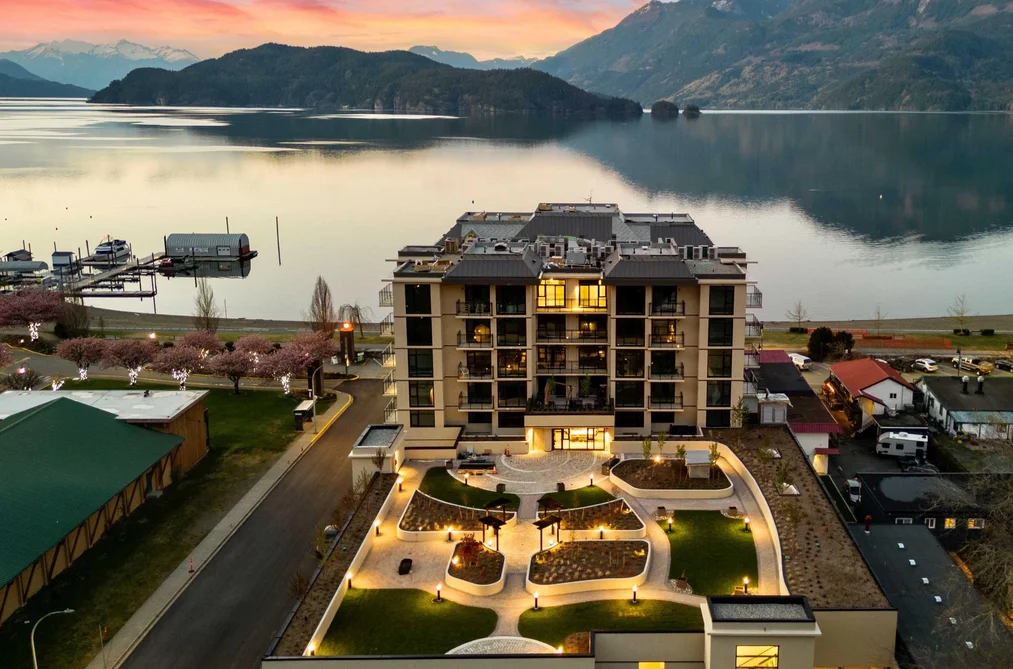 Condo for sale at 302 120 Esplanade Avenue Harrison Hot Springs British Columbia - MLS: R2858385