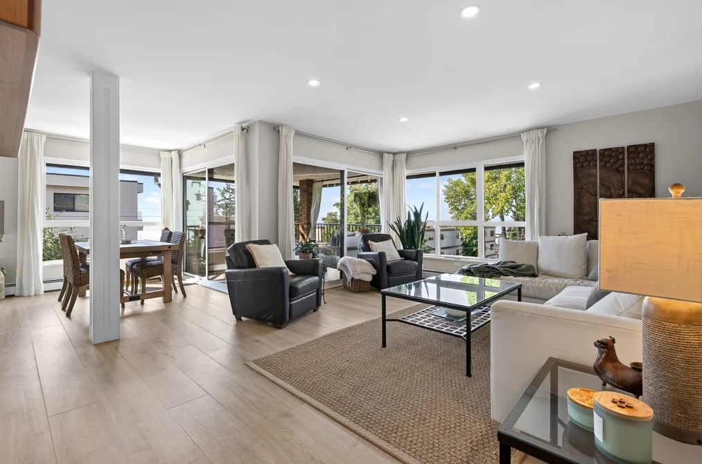 Condo for sale at 302 1290 Martin Street White Rock British Columbia - MLS: R3167527