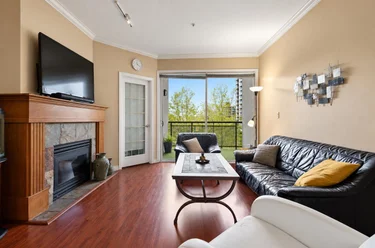 131 W 3rd St Unit 302, North Vancouver, BC - MLS: R3170691