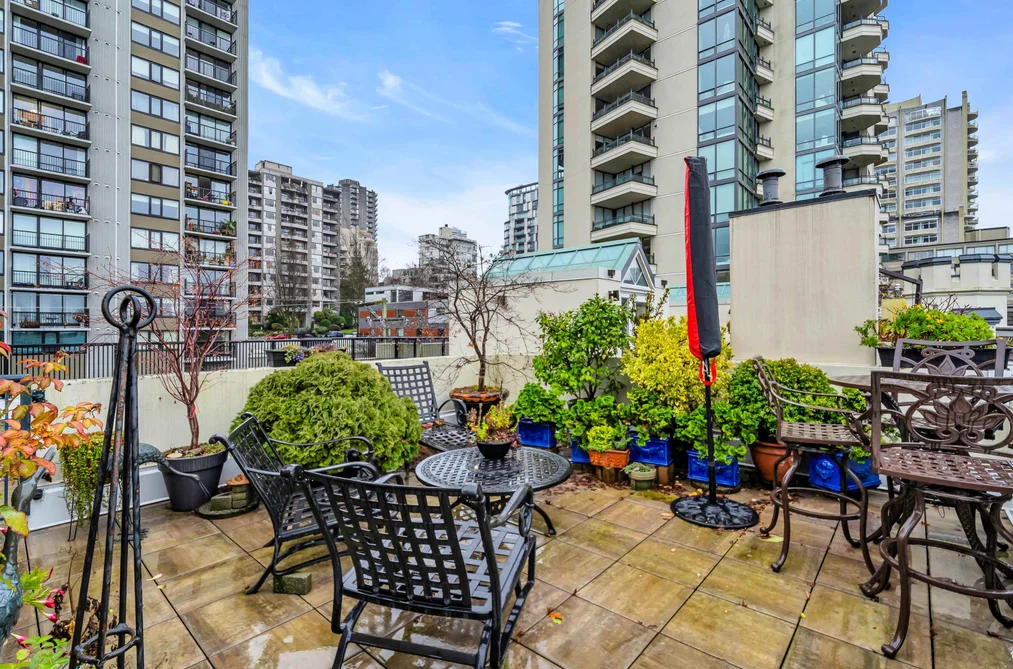 302 1311 BEACH AVENUE, Vancouver BC V6E 1V6, Vancouver BC — Residential for Sale - Photo 2