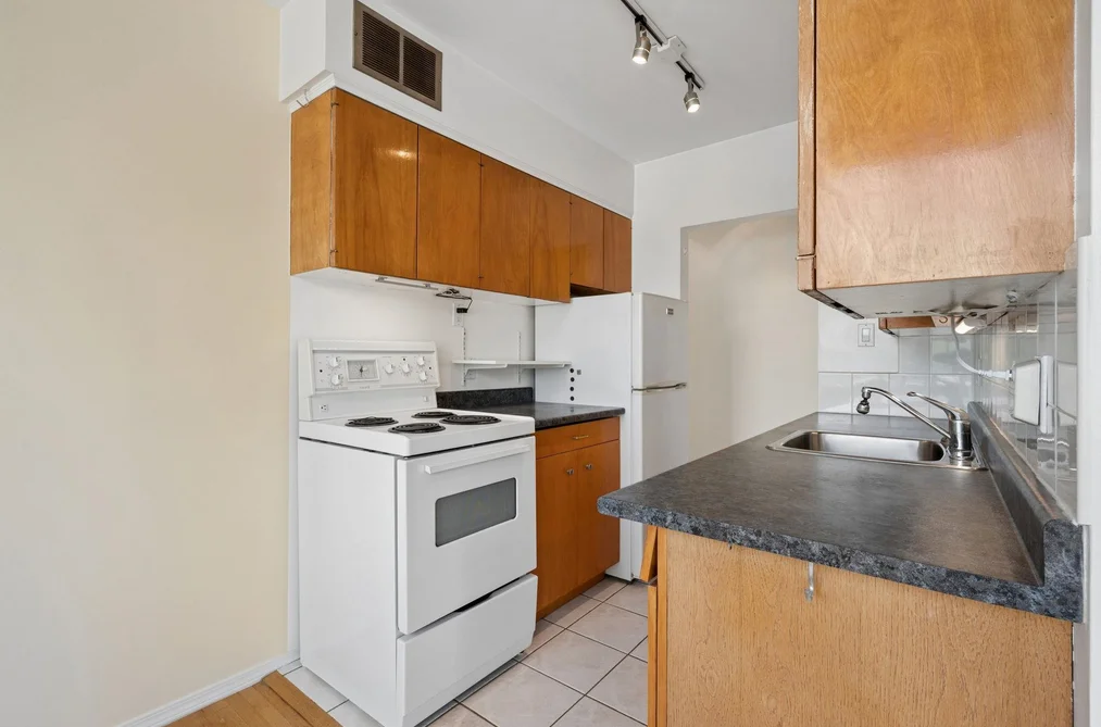 401 1315 CARDERO STREET, Vancouver BC V6G 2J2, Vancouver BC — Residential for Sale — Photo 16 of 35