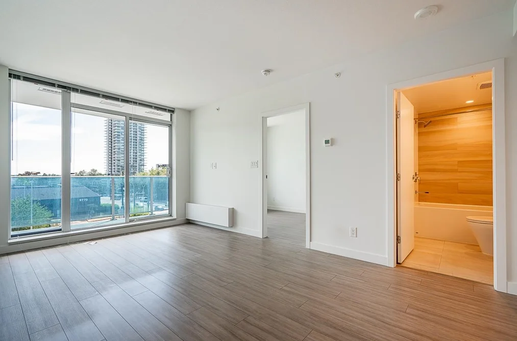 302 13615 FRASER HIGHWAY, Surrey BC V3T 0P7, Surrey BC — Residential for Sale — Photo 11 of 37