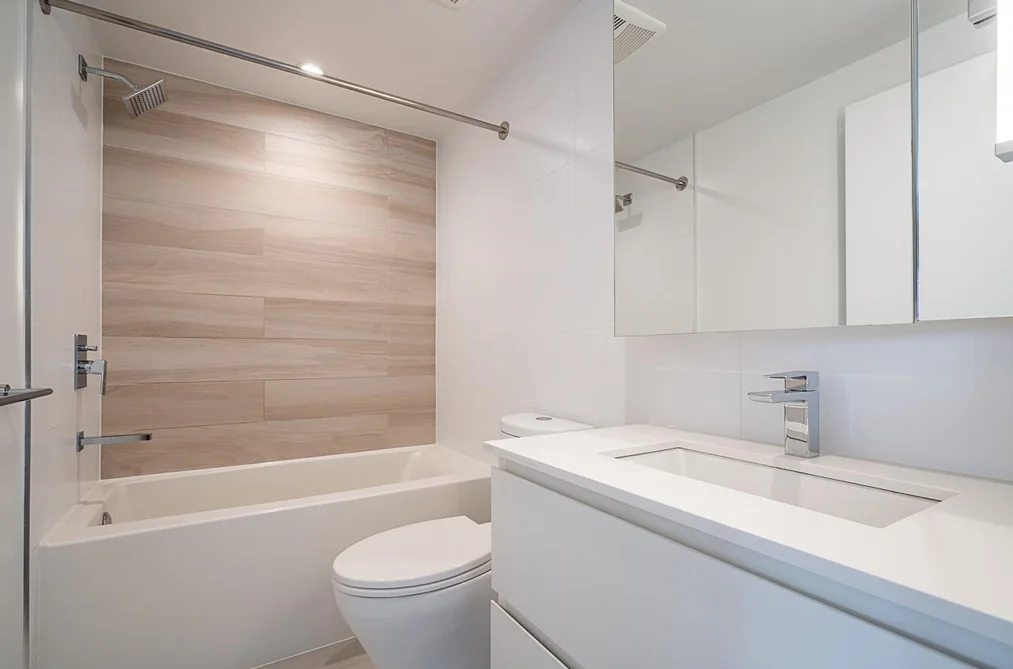 302 13615 FRASER HIGHWAY, Surrey BC V3T 0P7, Surrey BC — Residential for Sale — Photo 17 of 37
