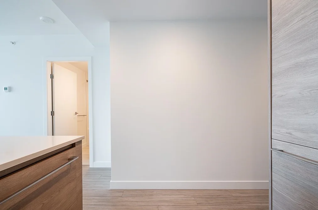 302 13615 FRASER HIGHWAY, Surrey BC V3T 0P7, Surrey BC — Residential for Sale — Photo 5 of 37