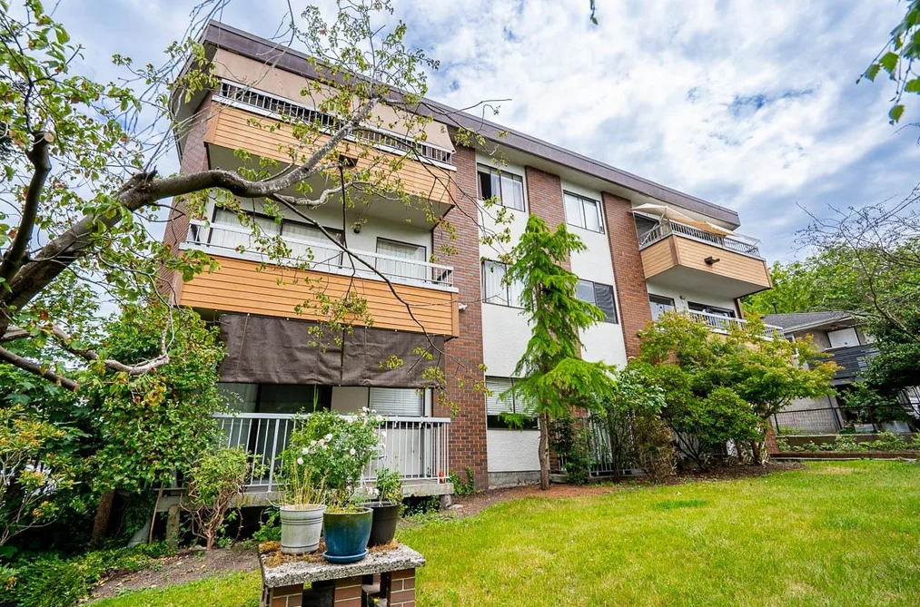 Condo for sale at 302 138 Templeton Drive Vancouver British Columbia - MLS: R3137436