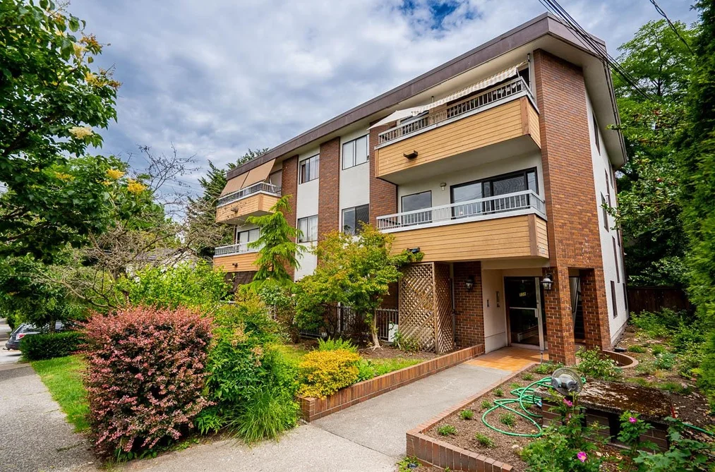 302 138 TEMPLETON DRIVE, Vancouver BC V5L 4N3, Vancouver BC — Residential for Sale — Photo 3 of 29