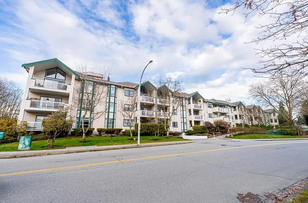 Condo for sale at 302 13911 70 Avenue Surrey British Columbia - MLS: R3161857