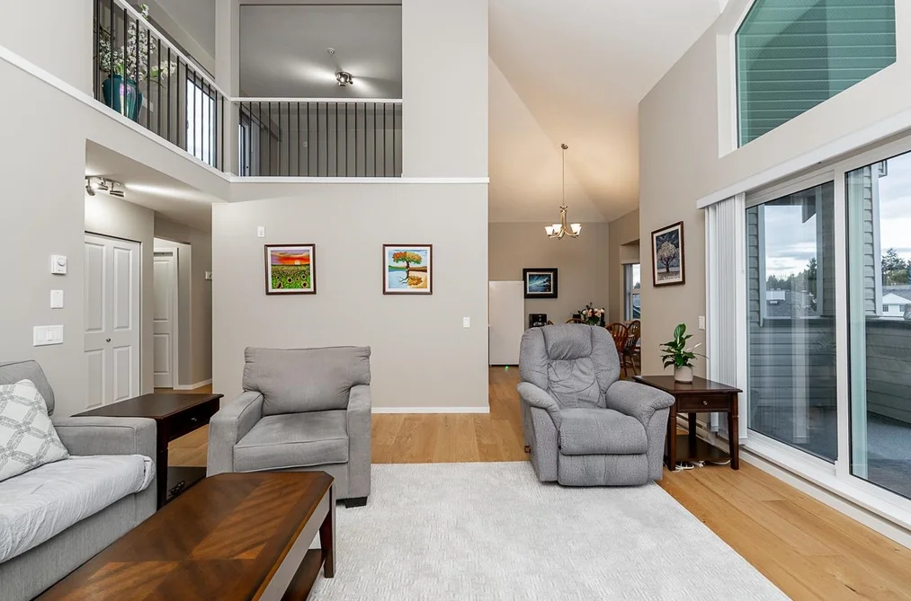 Condo for sale at 302 13911 70 Avenue Surrey British Columbia - MLS: R3091737