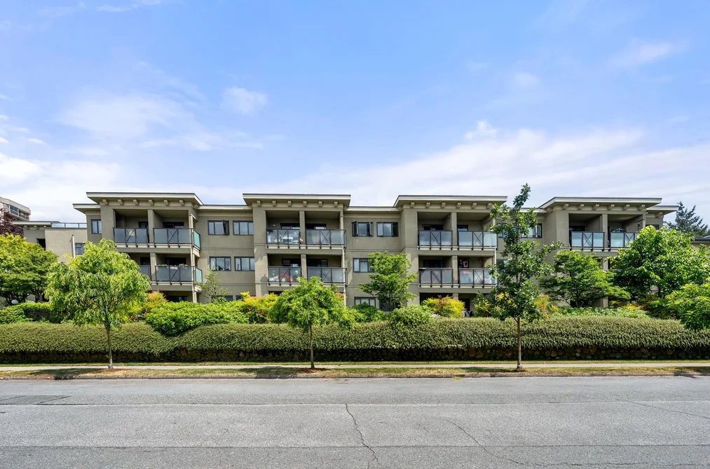 Condo for sale at 302 140 E 4th Street North Vancouver British Columbia - MLS: R3130102
