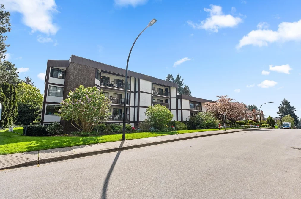 Condo for sale at 302 1520 Vidal Street White Rock British Columbia - MLS: R3159581