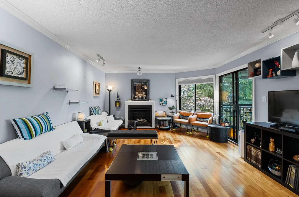 Condo for sale at 302 1520 Vidal Street White Rock British Columbia - MLS: R3115898