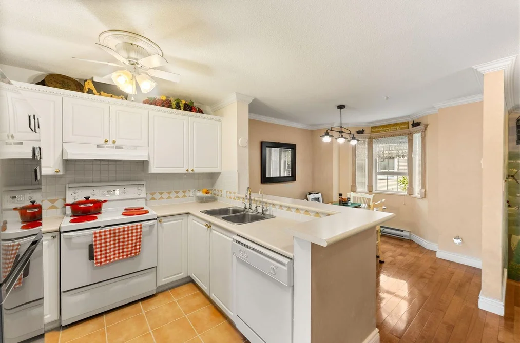 302 15258 105 AVENUE, Surrey BC V3R 0W8, Surrey BC — Residential for Sale - Photo 4