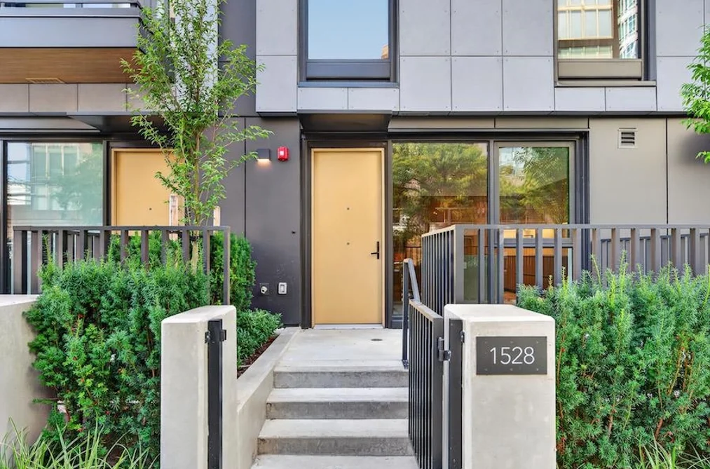 Townhouse for sale at 1528 W 6th Avenue Vancouver British Columbia - MLS: R3168876