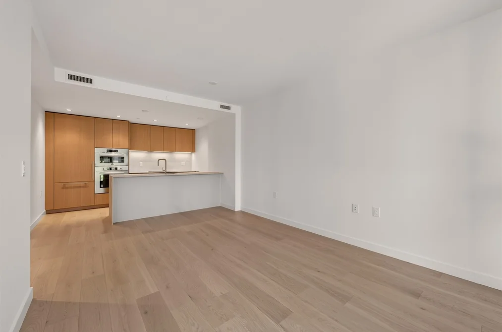 302 1526 W 6TH AVENUE, Vancouver BC V6J 0J9, Vancouver BC — Residential for Sale — Photo 13 of 40