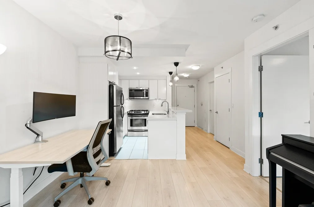302 160 W 3RD STREET, North Vancouver BC V7M 0A9, North Vancouver BC — Residential for Sale - Photo 4