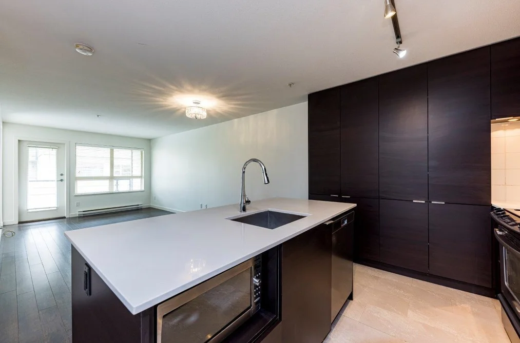 Condo for sale at 302 1677 Lloyd Avenue North Vancouver British Columbia - MLS: R3117296