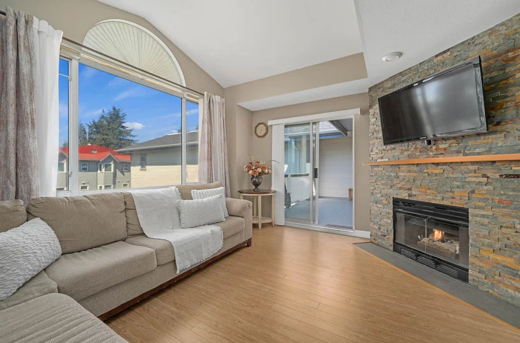 302 19121 FORD ROAD, Pitt Meadows BC V3Y 2N2, Pitt Meadows BC — Residential for Sale - Photo 3