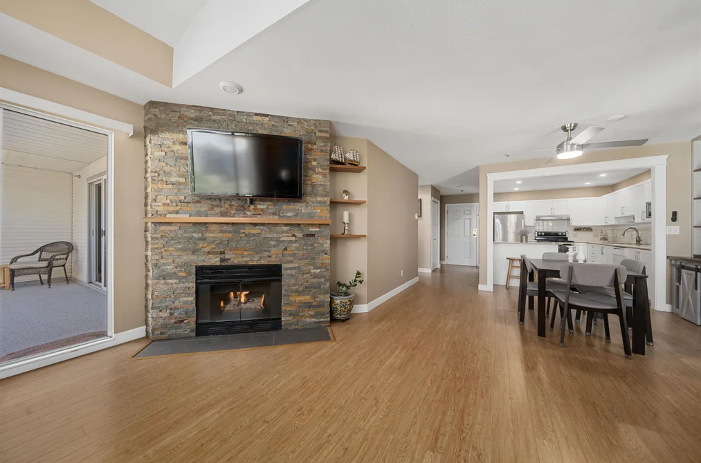 302 19121 FORD ROAD, Pitt Meadows BC V3Y 2N2, Pitt Meadows BC — Residential for Sale - Photo 4
