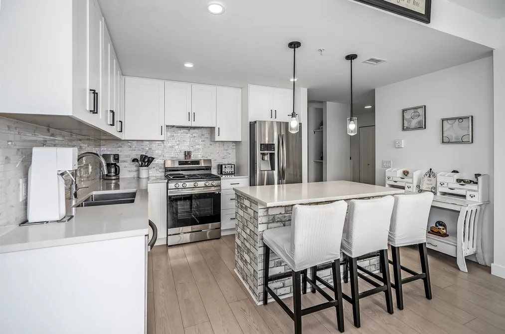 302 19945 BRYDON CRESCENT, Langley BC V3A 0P4, Langley BC — Residential for Sale - Photo 2