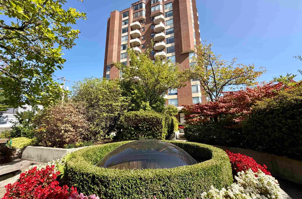 Condo for sale at 302 2189 W 42nd Avenue Vancouver British Columbia - MLS: R3163245