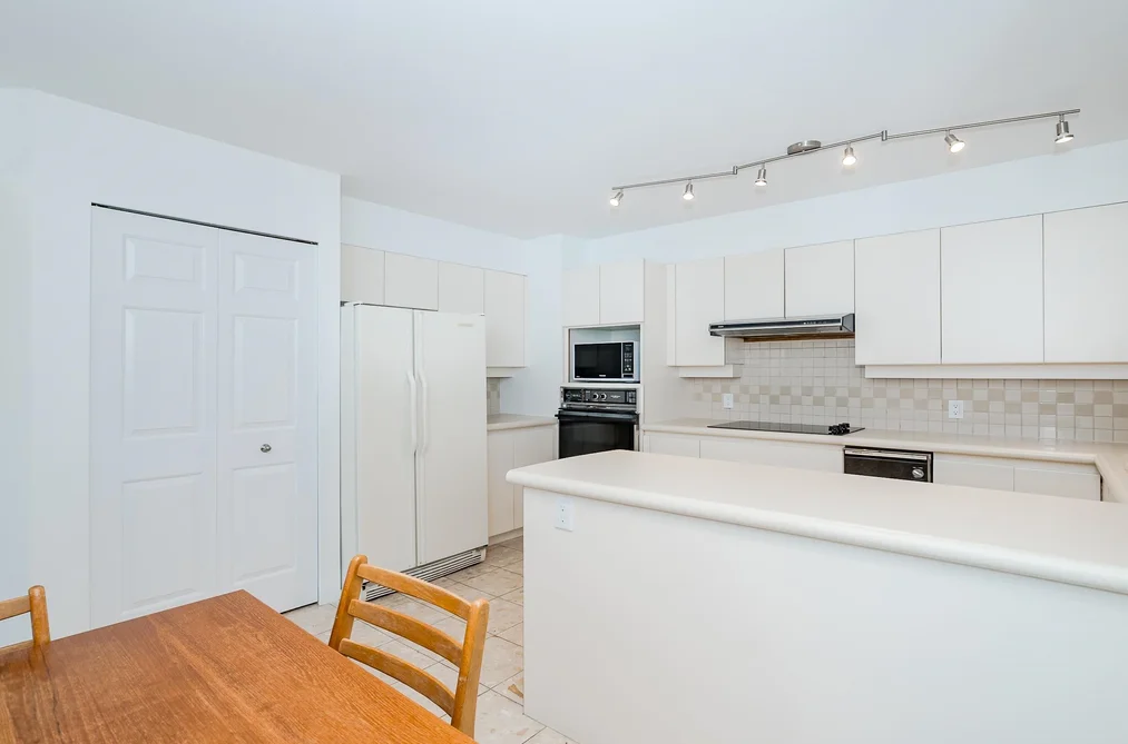 302 2189 W 42ND AVENUE, Vancouver BC V6M 2B7, Vancouver BC — Residential for Sale - Photo 6