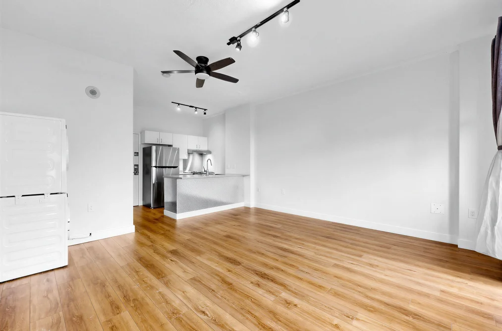 302 22 E CORDOVA STREET, Vancouver BC V6A 4G8, Vancouver BC — Residential for Sale - Photo 2
