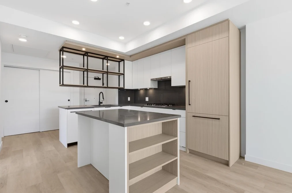 Condo for sale at 302 2268 E Broadway Vancouver British Columbia - MLS: R3153541