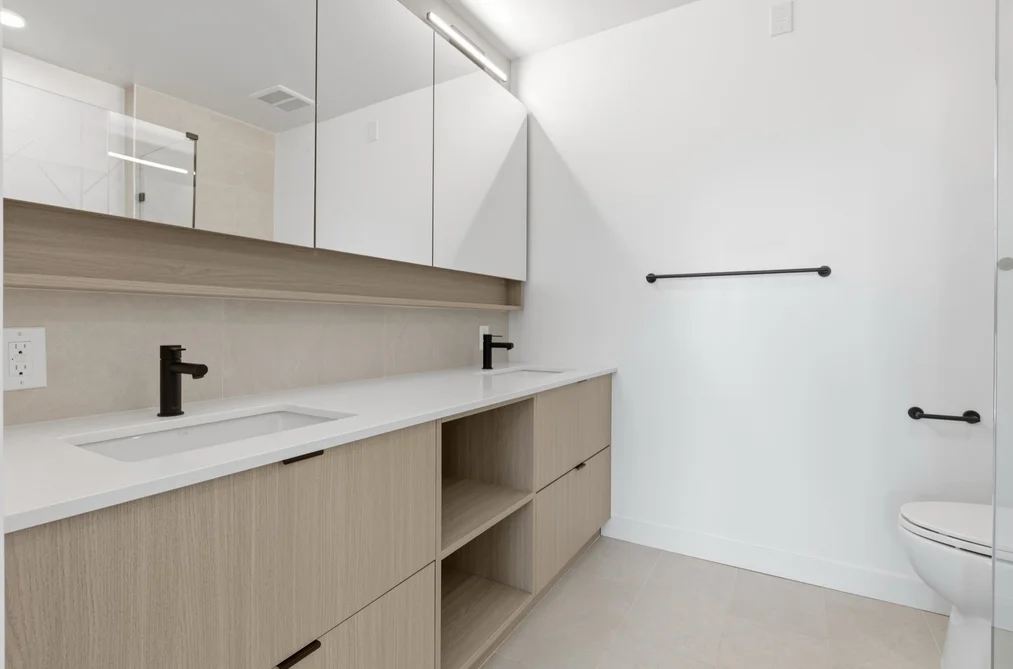 302 2268 E BROADWAY, Vancouver BC V5N 0L2, Vancouver BC — Residential for Sale — Photo 11 of 28