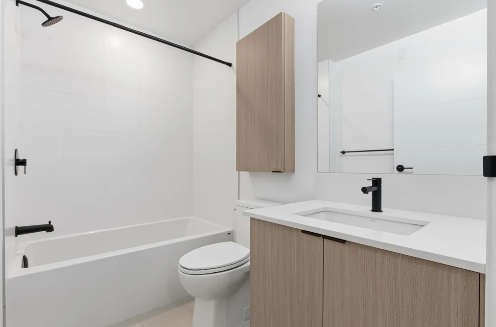 302 2268 E BROADWAY, Vancouver BC V5N 0L2, Vancouver BC — Residential for Sale — Photo 13 of 28