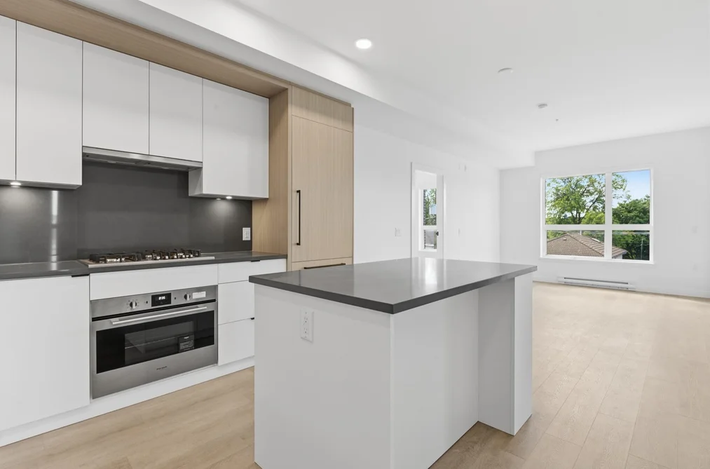 302 2268 E BROADWAY, Vancouver BC V5N 0L2, Vancouver BC — Residential for Sale — Photo 4 of 28