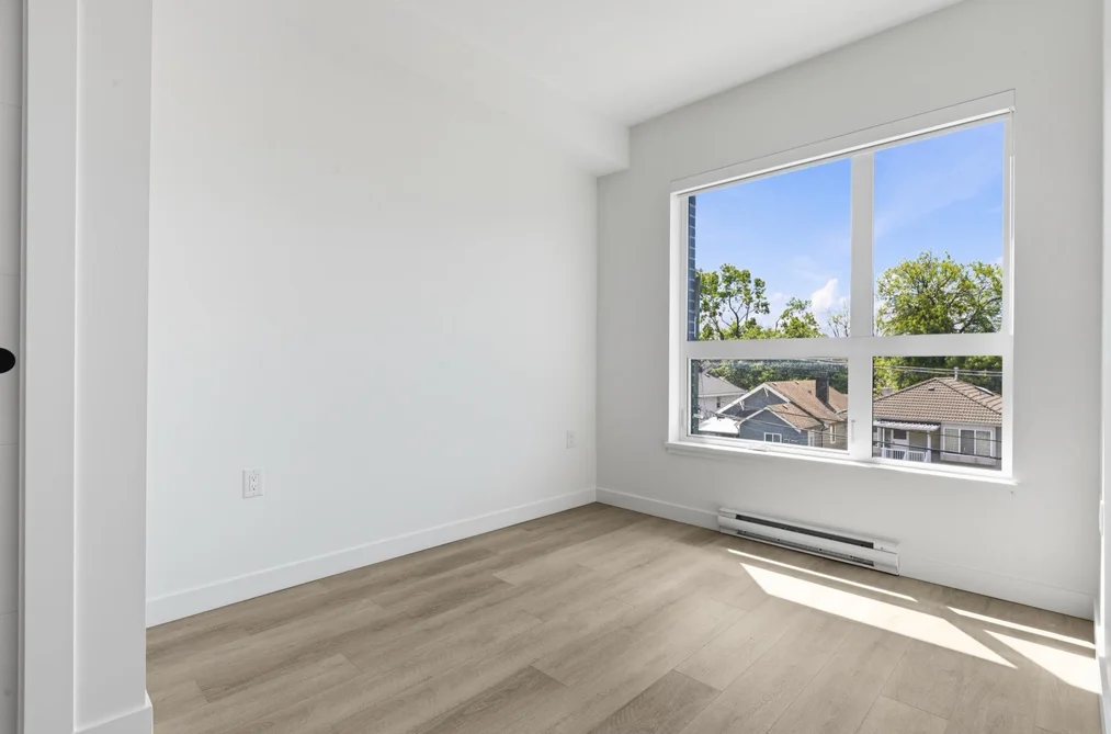 302 2268 E BROADWAY, Vancouver BC V5N 0L2, Vancouver BC — Residential for Sale — Photo 8 of 28