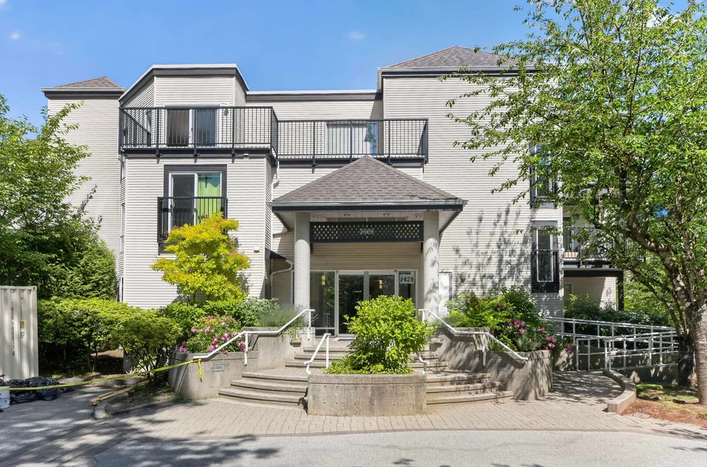 Condo for sale at 302 2429 Hawthorne Avenue Port Coquitlam British Columbia - MLS: R3131422