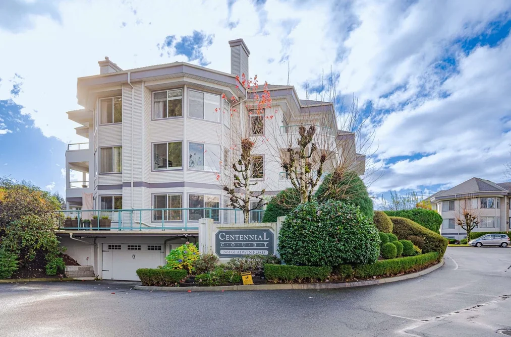 Townhouse for sale at 302 2451 Gladwin Road Abbotsford British Columbia - MLS: R3121432