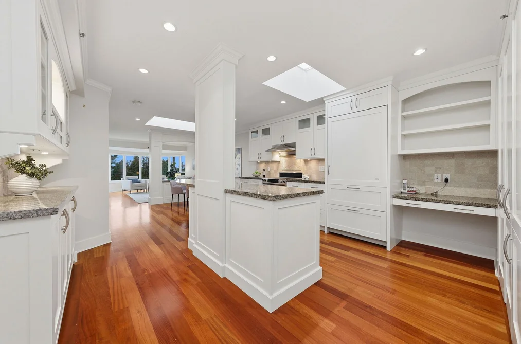 302 2455 BELLEVUE AVENUE, West Vancouver BC V7V 1E1, West Vancouver BC — Residential for Sale - Photo 3