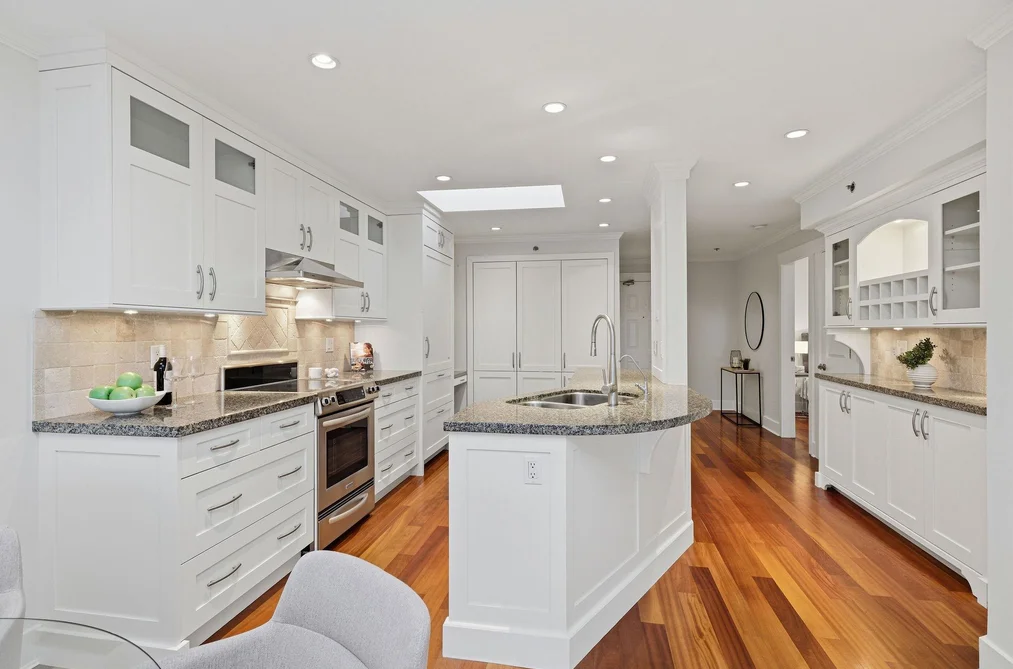 302 2455 BELLEVUE AVENUE, West Vancouver BC V7V 1E1, West Vancouver BC — Residential for Sale - Photo 6