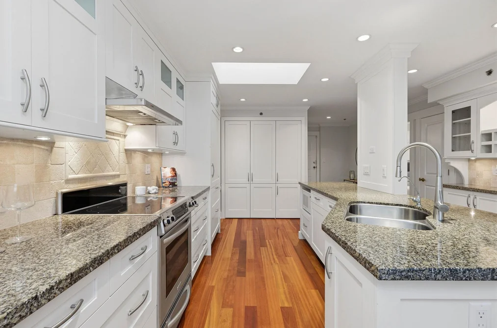 302 2455 BELLEVUE AVENUE, West Vancouver BC V7V 1E1, West Vancouver BC — Residential for Sale - Photo 7