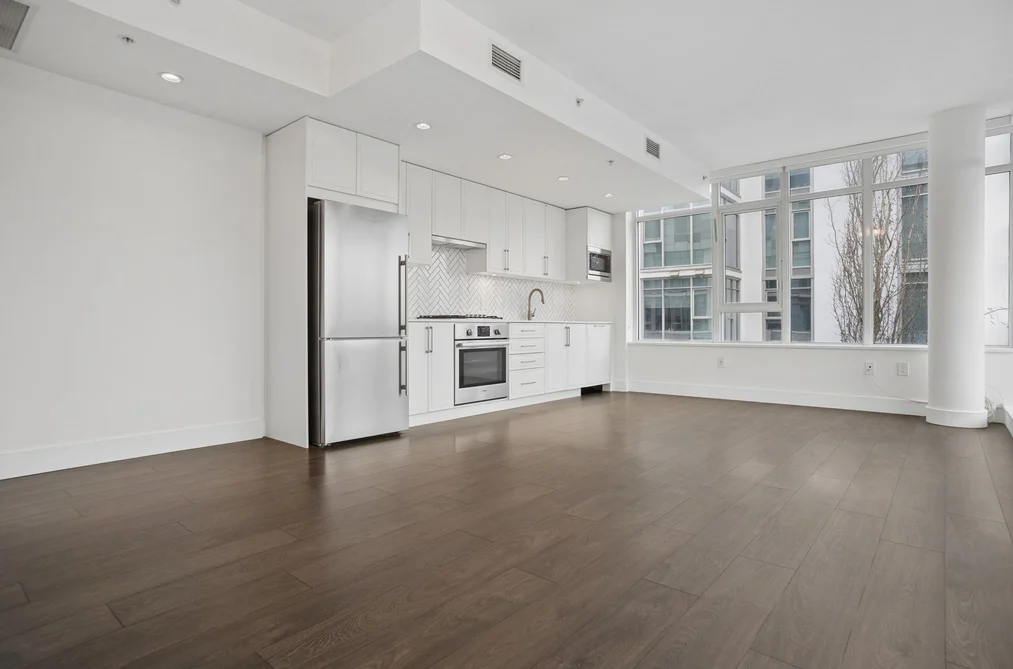 302 2455 KINGSWAY, Vancouver BC V5R 5G8, Vancouver BC — Residential for Sale - Photo 3