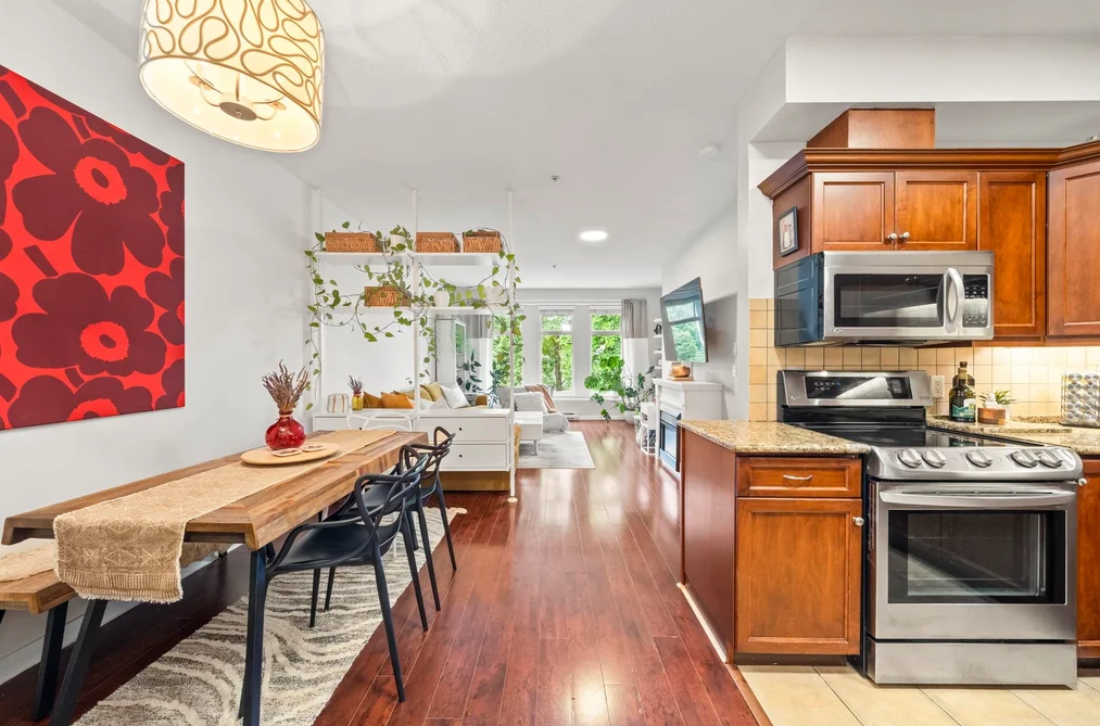 Condo for sale at 302 2488 Welcher Avenue Port Coquitlam British Columbia - MLS: R3134198
