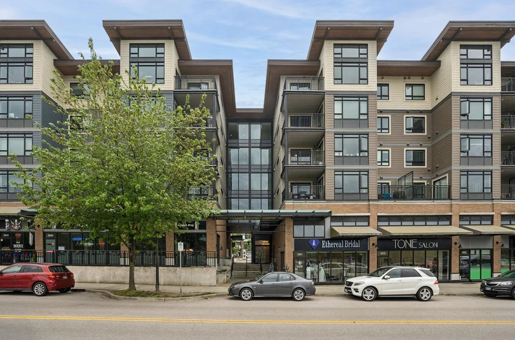 Condo for sale at 302 2525 Clarke Street Port Moody British Columbia - MLS: R3122235
