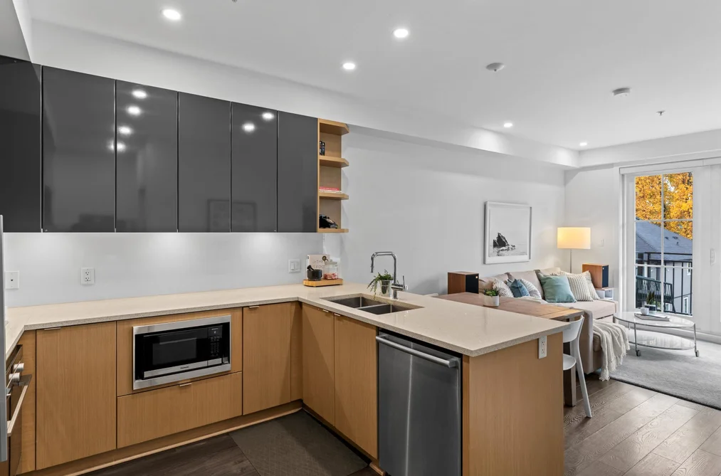 2528 Collingwood St Unit 302, Vancouver, BC - MLS: R3179419